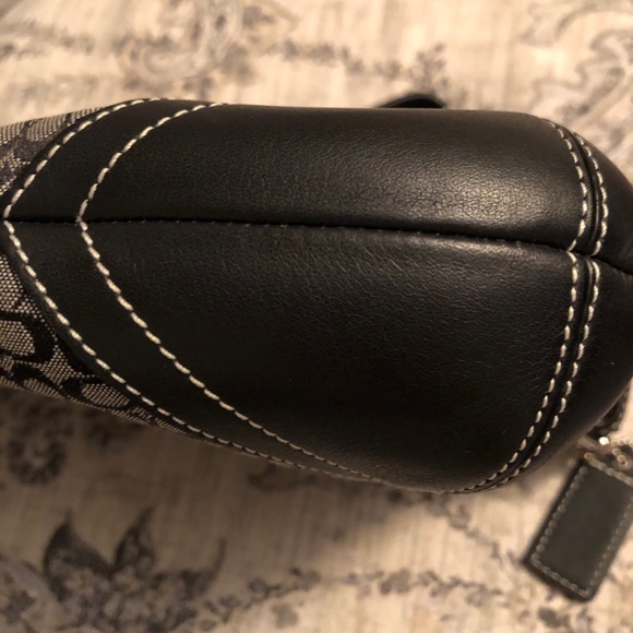 COACH Retro Signature Fabric & Leather Hobo purse - Picture 5 of 10